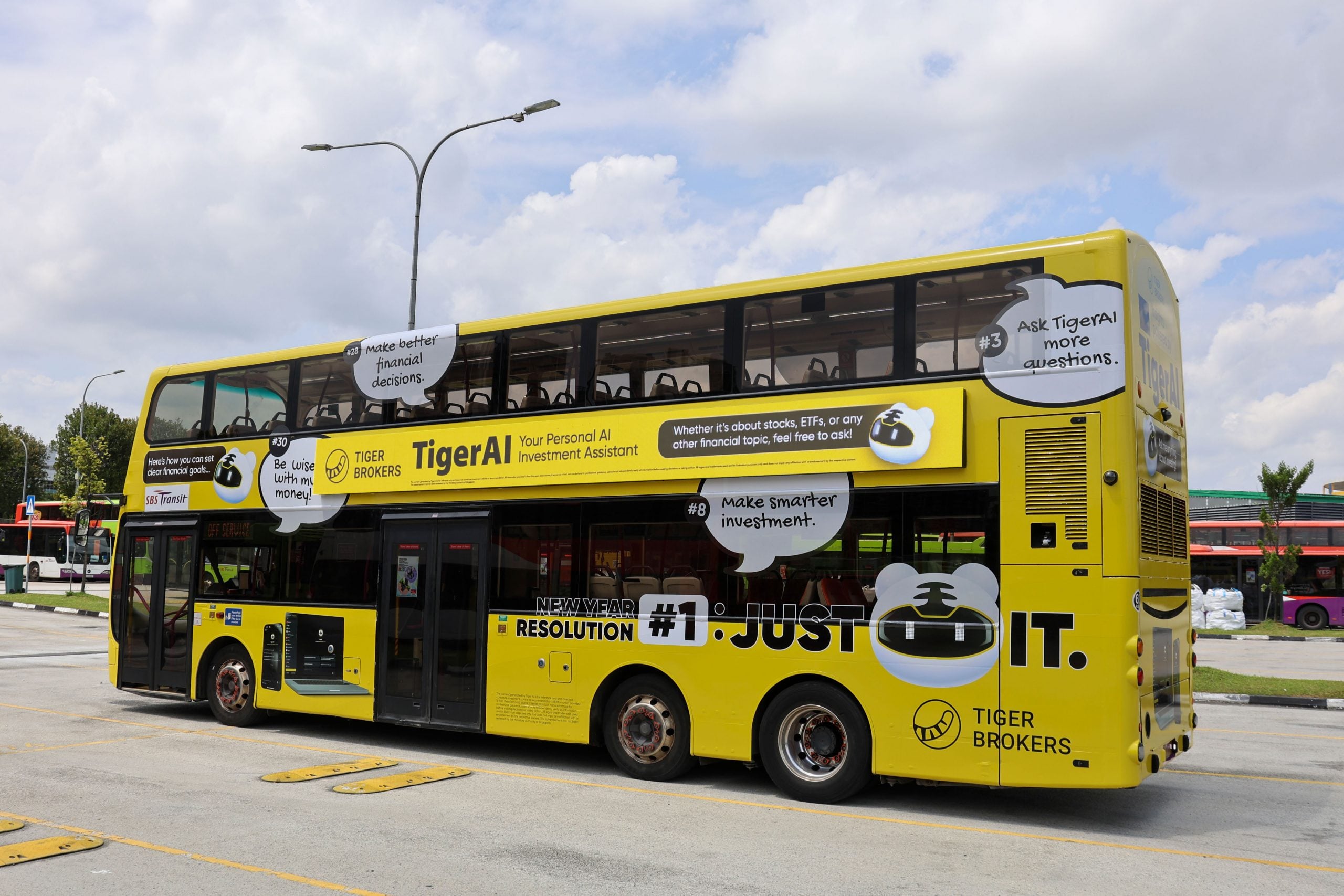 Dynamic Bus - Moove Media